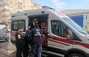Kocaeli'de özel halk otobüsünün çarptığı otomobildeki hamile kadın yaralandı