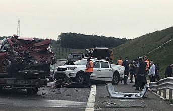 Kuzey Marmara Otoyolu'nda 3 aracın karıştığı kazada 16 yaşındaki genç öldü, 1 kişi yaralandı