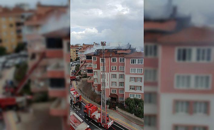Bursa'da apartmanda çıkan yangın hasara yol açtı