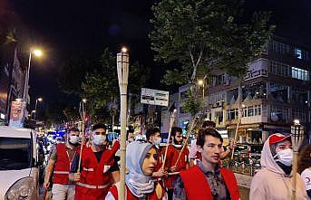 Genç Kızılay İstanbul'dan 15 Temmuz Meşale Yürüyüşü