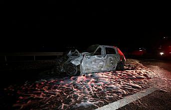 Balıkesir'de üç aracın karıştığı trafik kazasında 2 kişi hayatını kaybetti