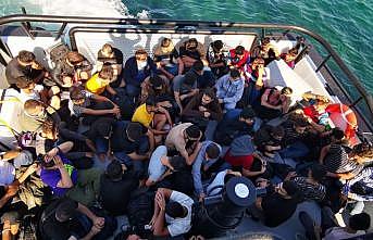 Çanakkale açıklarında 59 düzensiz göçmen kurtarıldı