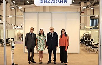 İzmir Moda Endüstrisi 1,5 milyar dolar ihracat hedefine Fashion 1 adım daha yaklaştı