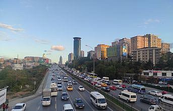 İstanbul'da akşam saatlerinde trafikte yoğunluk yaşanıyor