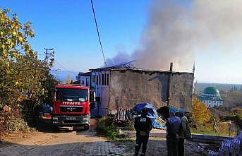 Bursa'da yangına müdahale ederken fenalaşan itfaiye eri yaşamını yitirdi