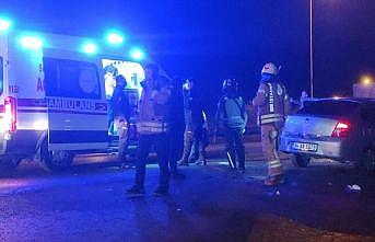 Çekmeköy'de meydana trafik kazasında 3 kişi yaralandı