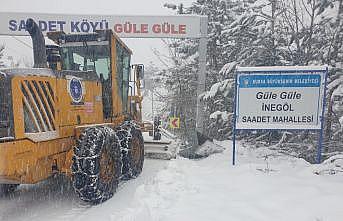 Bursa'da kardan kapanan 24 mahalle yolunda çalışmalar sürüyor