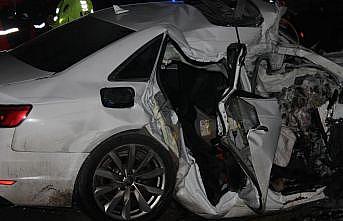 Çanakkale'de tırla çarpışan otomobildeki 5 kişi öldü