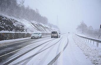 Edirne ve Kırklareli'nde kar etkili oluyor