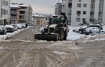 Yalova'da karla mücadele çalışmaları aralıksız sürdürülüyor