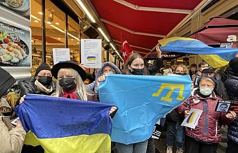 İstanbul'da yaşayan Ukraynalıların Rusya'nın askeri müdahalesine protestosu sürüyor