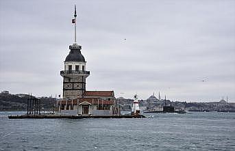 Rus denizaltısı İstanbul Boğazı'ndan geçti