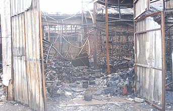 Tuzla'daki fabrika yangınının ardından enkaz kaldırma çalışması sürüyor