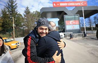 Ukrayna'yı terk eden bir grup Türk öğrenci Kırklareli'ne geldi