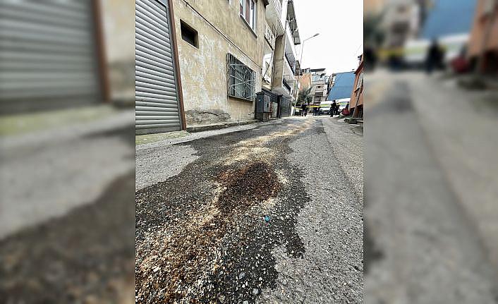 Bursa'da bir tanktan sokağa sızan yanıcı kimyasal madde temizlendi