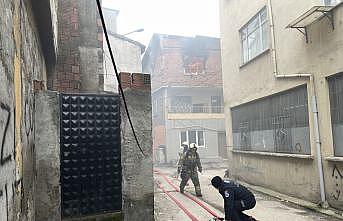 Bursa'da yangın çıkan ev kullanılamaz hale geldi