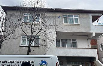 Pencereden duvara Trabzonspor bayrağı asarken düşen taraftar öldü
