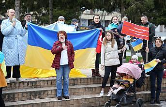 Sakarya'da yaşayan Ukraynalılar Rusya'yı protesto etti