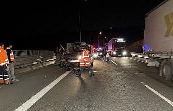 Anadolu Otoyolu'nda panelvan ile tırın çarpıştığı kaza