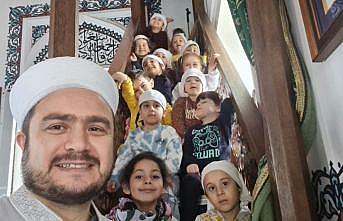 Başakşehir'de görev yapan imam camiyi yaşam alanına çevirdi