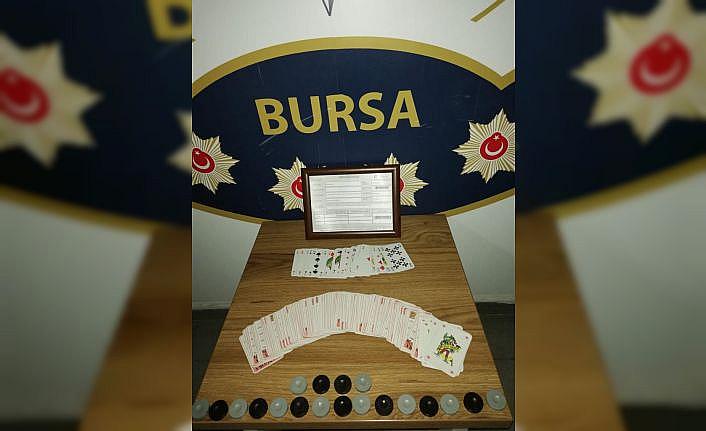Bursa'da kumar oynandığı belirlenen kıraathanelere baskın düzenlendi