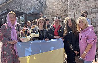 Ukraynalılar Fener Rum Patrikhanesi'nde barış için dua etti