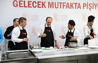 Bursa'da “Türk Mutfağı Haftası“nda cantık ve süt helvası tanıtıldı