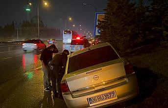 Kocaeli'de iki otomobilin çarpışması sonucu bir kişi yaralandı