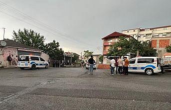 Kocaeli'de silahlı kavgada yaralanan kişi hastaneye kaldırıldı