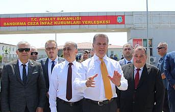 TDP Genel Başkanı Sarıgül, Balıkesir'de cezaevinin önünde açıklama yaptı