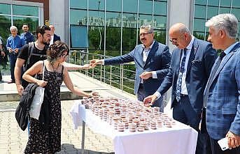Öğrencilere Türk Mutfağı Haftası kapsamında Hayrabolu tatlısı dağıtıldı