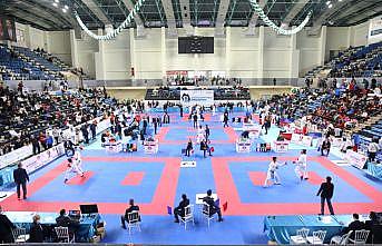 Türkiye Ümit, Genç ve 21 Yaş Altı Karate Şampiyonası Sakarya'da sürüyor
