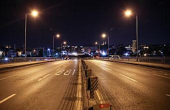 İstanbul'daki Atatürk Köprüsü araç ve yaya trafiğine kapatıldı