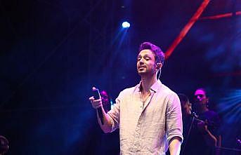 Şarkıcı Murat Boz 56. Uluslararası Tekirdağ Kiraz Festivali'nde konser verdi