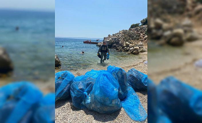 Saros Körfezi'nde dip temizliği yapan dalgıçlar denizden plastik atık topladı