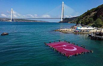 SAT komandoları engellilerle Marmara Denizi'nde “100. Yıl Zafer Dalışı“ yaptı