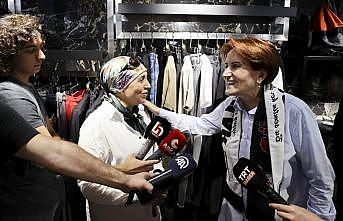 İYİ Parti Genel Başkanı Akşener, İstanbul'da esnaf ziyaretinde bulundu