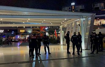 Bursa'da alışveriş merkezindeki silahlı kavga paniğe neden oldu