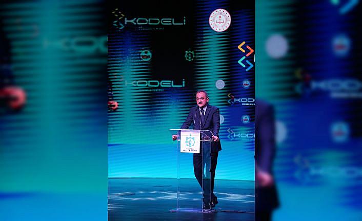 Milli Eğitim Bakanı Özer Kocaeli'de 99 robotik kodlama atölyesinin açılışına katıldı: