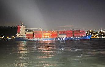 İstanbul Boğazı'ndaki gemi trafiği arızalanan konteyner gemisi dolayısıyla askıya alındı