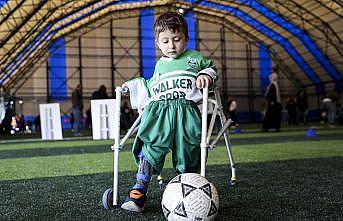İstanbul'da buluşan serabral palsili çocuklar futbol oynadı