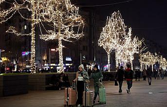 İstanbul'da kentin en çok ziyaret edilen yerleri yılbaşı için ışıklandırıldı