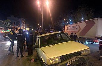 Yalova'da iki otomobil çarpıştı, 4 kişi yaralandı