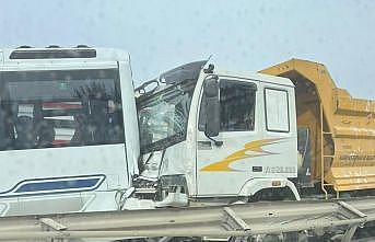 Bilecik'te 5 aracın karıştığı kazada 11 kişi yaralandı