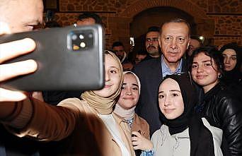 Cumhurbaşkanı Erdoğan Kökümüz Mazide Gözümüz Atide programında gençlerle buluştu