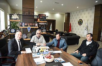 Edirne'de belediye personeli, ATM'de bulduğu 5 bin 380 lirayı sahibine teslim etti