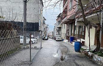 Bursa'da bir kişi arsasından geçen yolu tel örgüyle kapattı