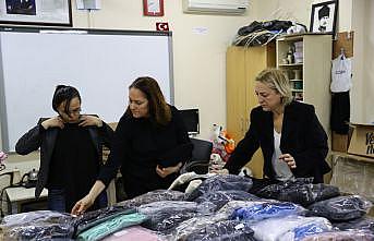 Edirne Halk Eğitim Merkezi kursiyerleri depremzedeler için kıyafet üretiyor