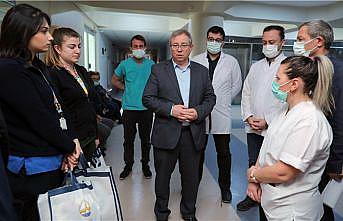İlk müdahalesi Trakya Üniversitesi hekimlerince yapılan afetzedelerin tedavisi Edirne'de sürüyor