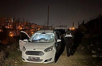 Kocaeli'de denetimden kaçarken aracıyla polise çarpan sürücü tutuklandı